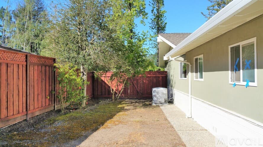 Moraga House: 29 Thorndale Place