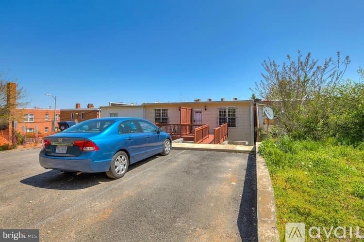 Washington Condo: 1952 3rd Street Northeast