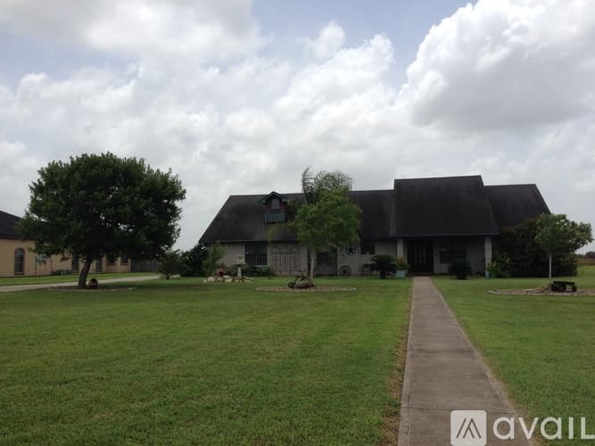 Los Fresnos House: 33506 Falcon Lane