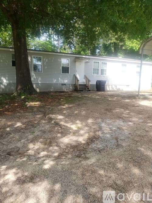 Milledgeville House: 108 Kay Avenue Northeast