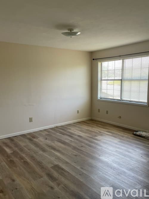Rusk House: 150 W 7th St