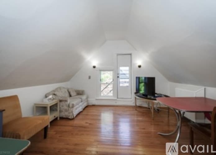 Madison Apartment: 407 Wisconsin Avenue