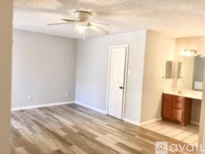 Houston House: 2607 Cypressvine Drive