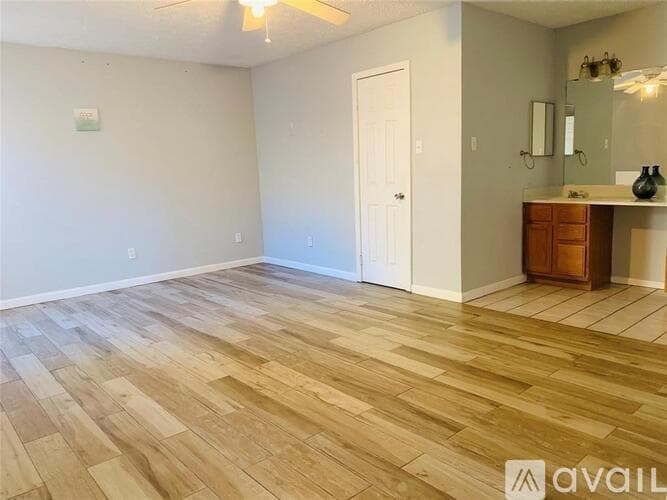 Houston House: 2607 Cypressvine Drive