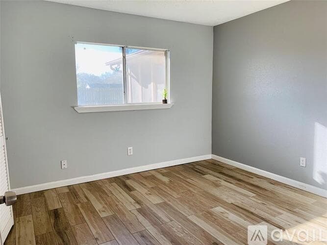 Houston House: 2607 Cypressvine Drive