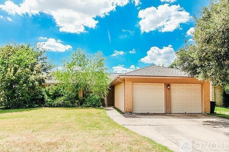 Houston House: 2607 Cypressvine Drive