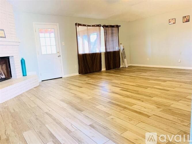 Houston House: 2607 Cypressvine Drive