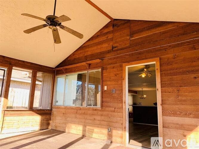 Houston House: 2607 Cypressvine Drive