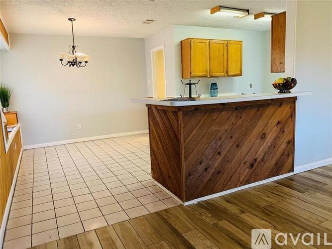 Houston House: 2607 Cypressvine Drive