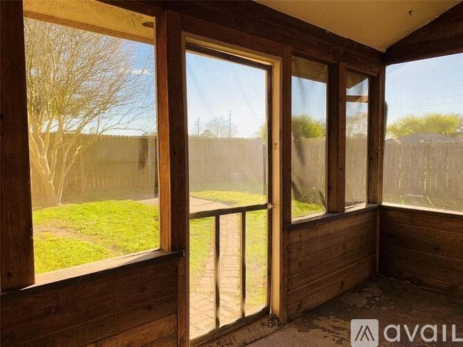 Houston House: 2607 Cypressvine Drive