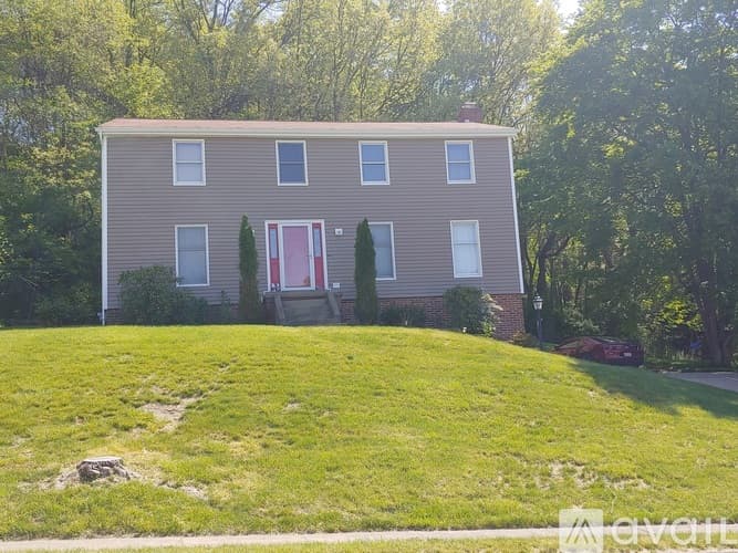 Wexford House: 10006 Oakridge Dr