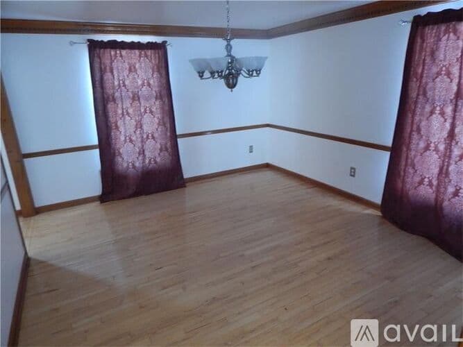 Wexford House: 10006 Oakridge Dr