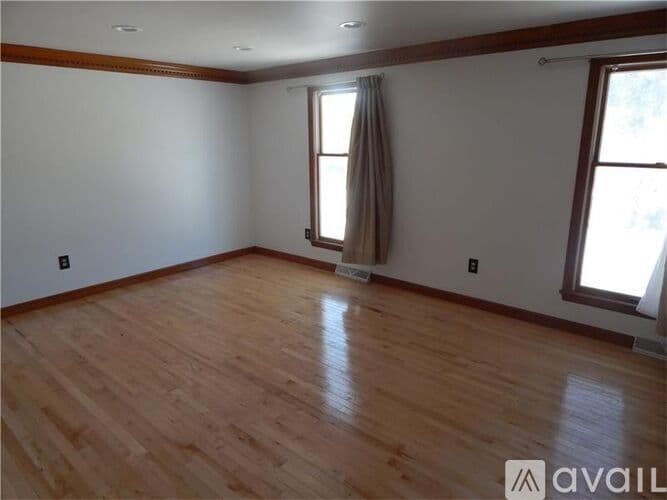Wexford House: 10006 Oakridge Dr