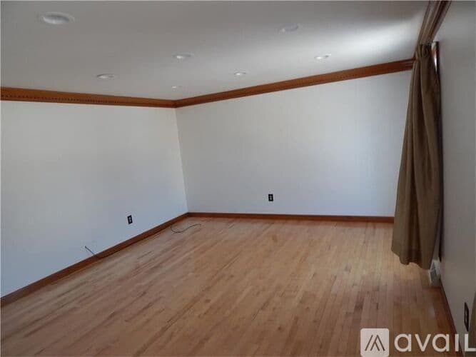 Wexford House: 10006 Oakridge Dr