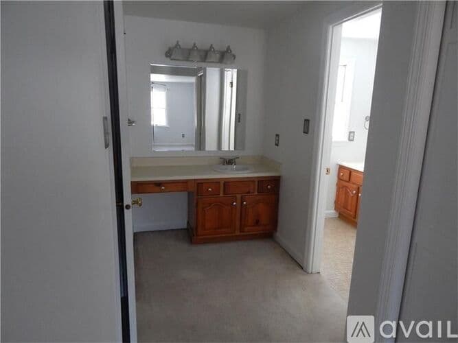 Wexford House: 10006 Oakridge Dr