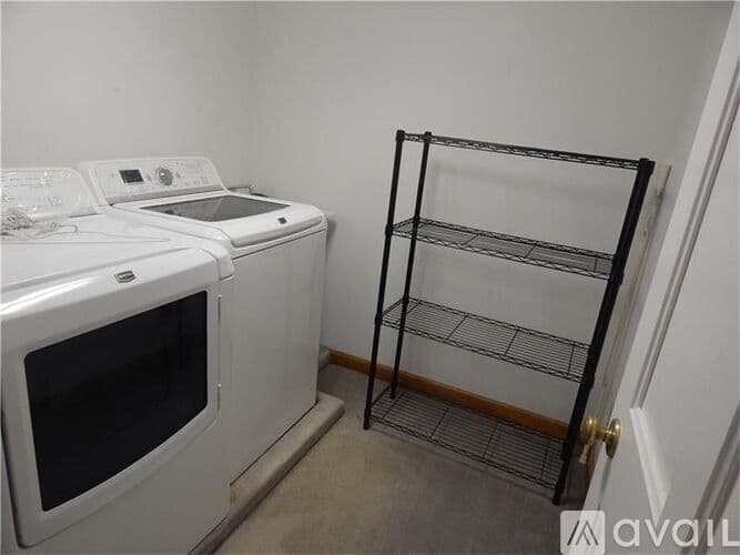 Wexford House: 10006 Oakridge Dr
