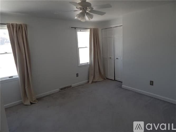 Wexford House: 10006 Oakridge Dr
