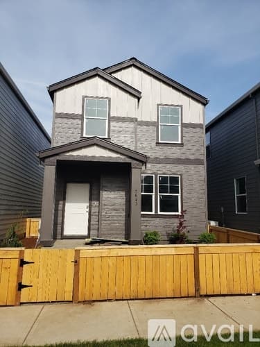 Vancouver House: 2643 Northeast 116th Place
