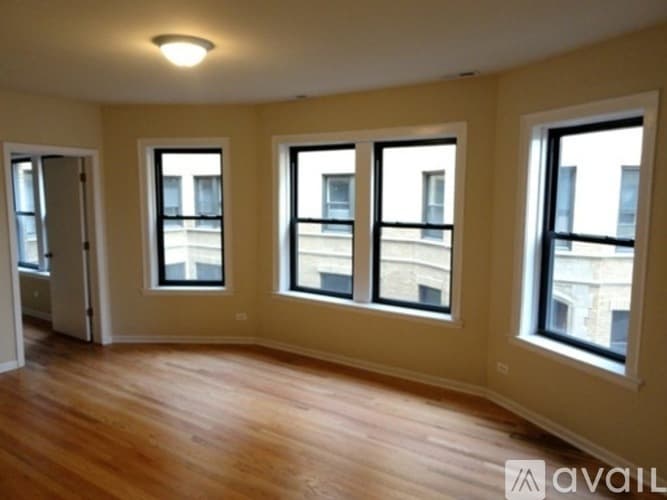 Chicago Apartment: 2803 W Lawrence Ave