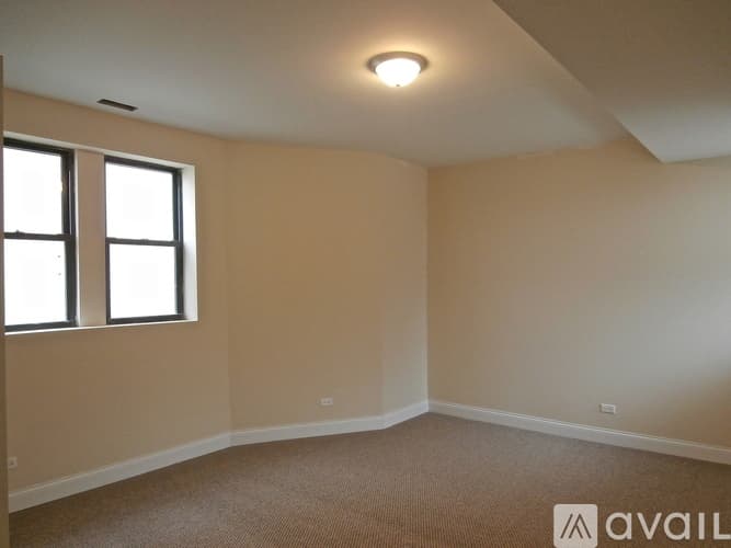 Chicago Apartment: 2803 W Lawrence Ave