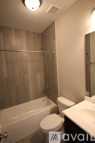 Chicago Apartment: 6449 N Claremont Ave