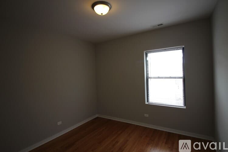 Chicago Apartment: 6449 N Claremont Ave