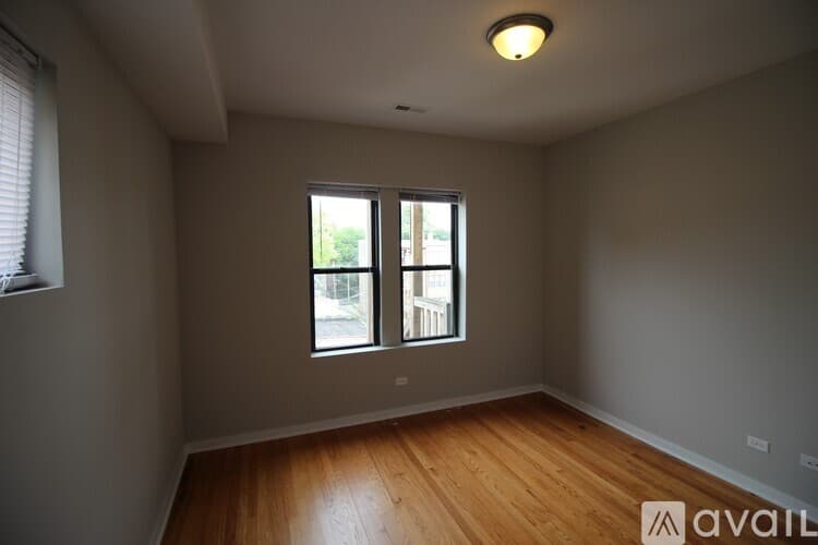 Chicago Apartment: 6449 N Claremont Ave