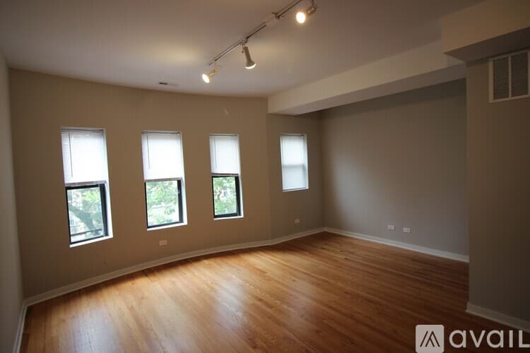 Chicago Apartment: 6449 N Claremont Ave