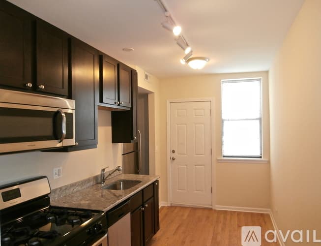 Chicago Apartment: 2803 W Lawrence Ave