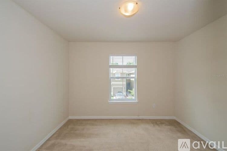Brandon Townhome: 2151 Broadway View Avenue