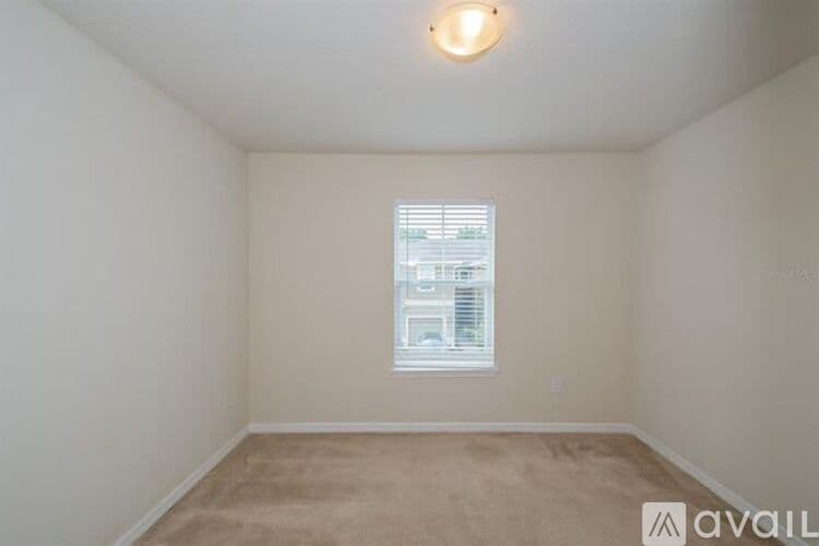 Brandon Townhome: 2151 Broadway View Avenue