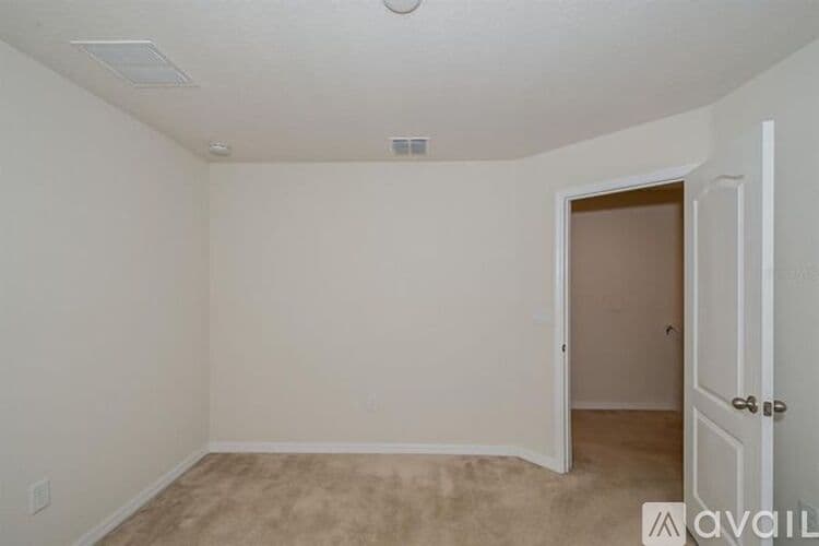 Brandon Townhome: 2151 Broadway View Avenue