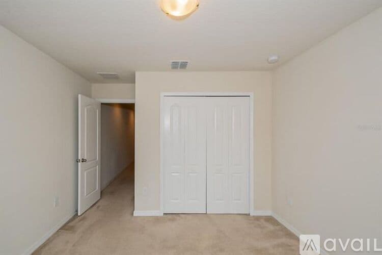 Brandon Townhome: 2151 Broadway View Avenue