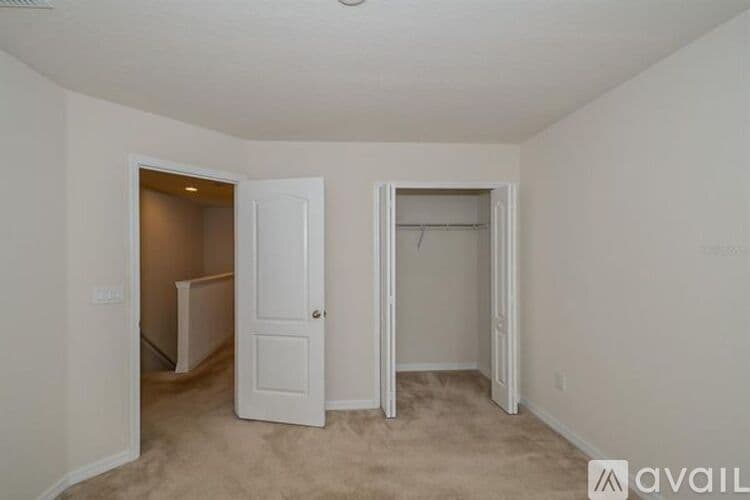 Brandon Townhome: 2151 Broadway View Avenue