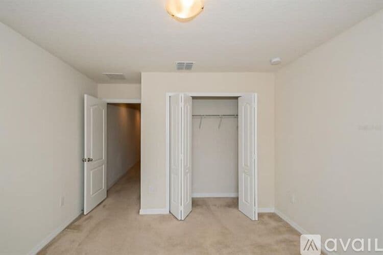Brandon Townhome: 2151 Broadway View Avenue