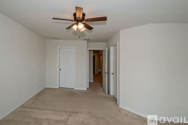 Brandon Townhome: 2151 Broadway View Avenue