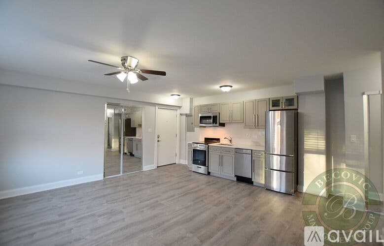 Chicago Apartment: 7710 N Sheridan Rd