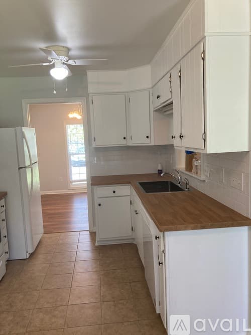 Mount Pleasant House: 1133 Island View Dr