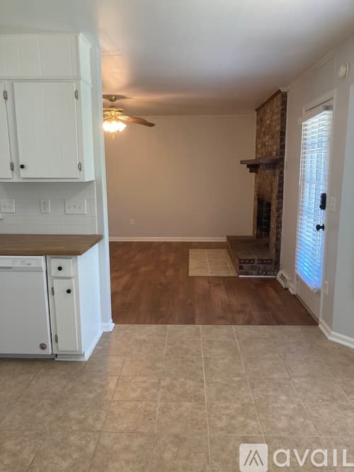 Mount Pleasant House: 1133 Island View Dr