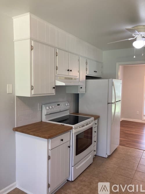 Mount Pleasant House: 1133 Island View Dr