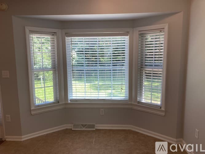 Mount Pleasant House: 1133 Island View Dr