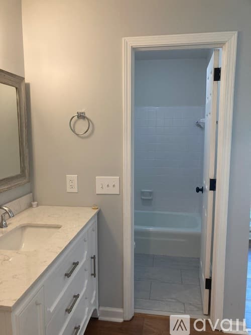 Mount Pleasant House: 1133 Island View Dr