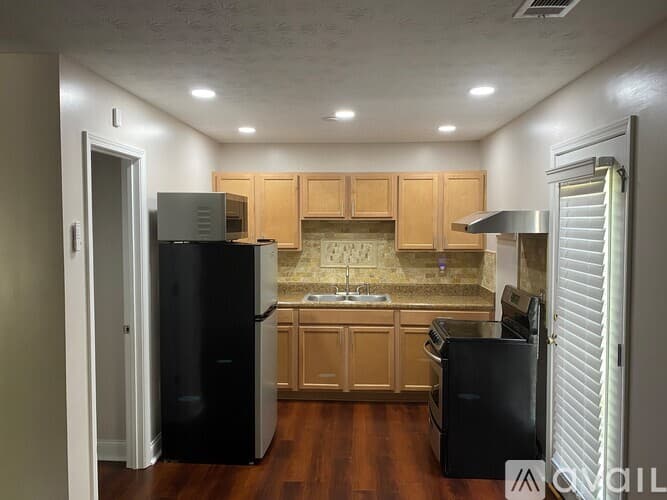 Dallas House: 515 Cole Creek Dr