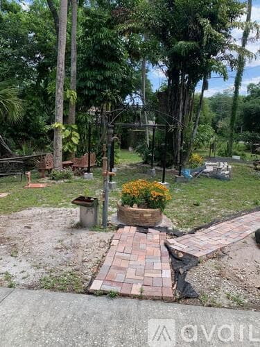 Tampa House: 411 West Flora Street