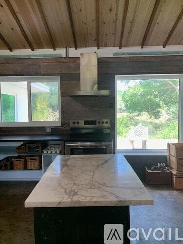 Tampa House: 411 West Flora Street