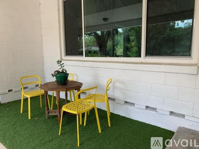 Tampa House: 411 West Flora Street