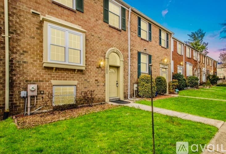 Columbia Townhome: 10690 High Beam Court