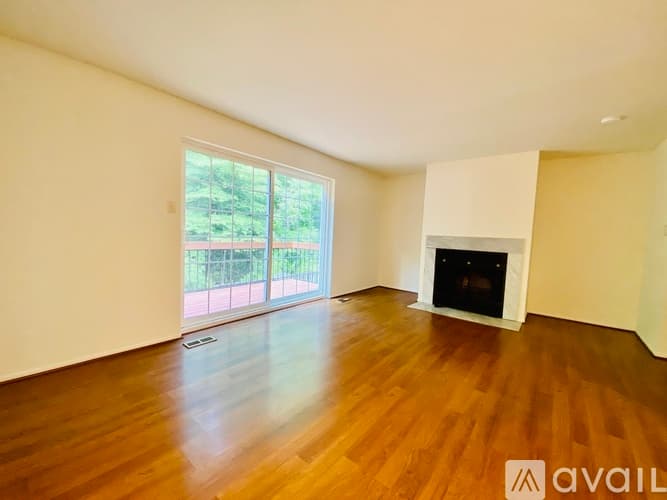Columbia Townhome: 10690 High Beam Court