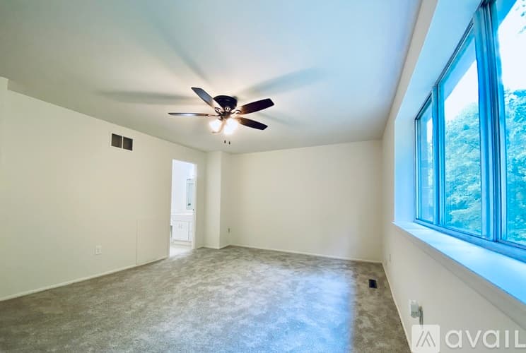 Columbia Townhome: 10690 High Beam Court