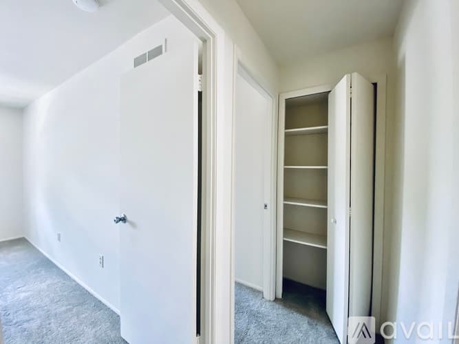 Columbia Townhome: 10690 High Beam Court